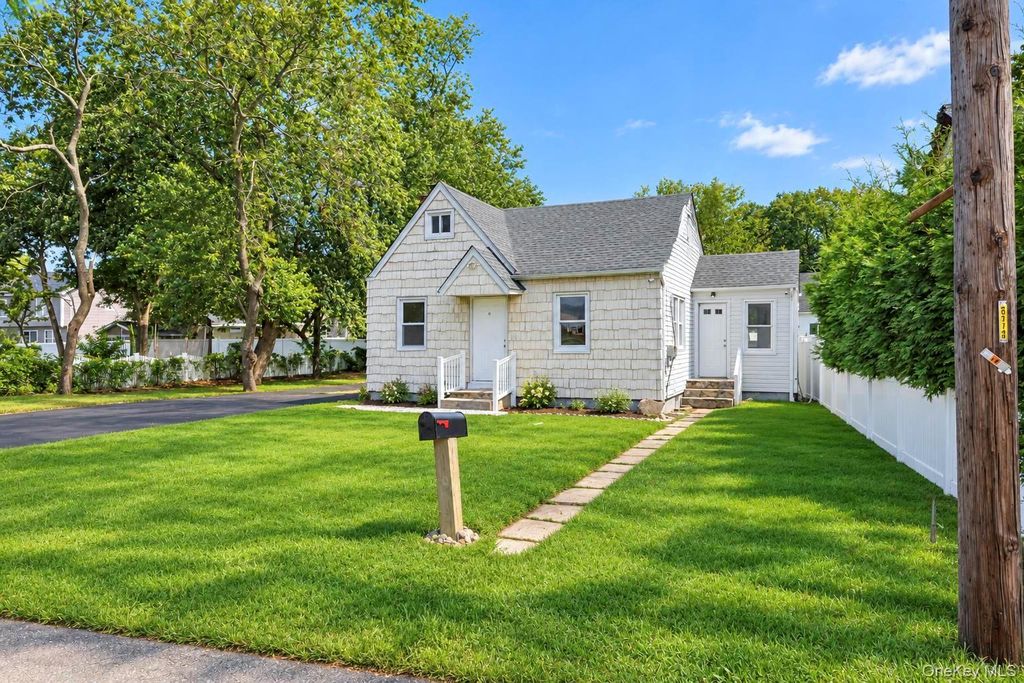 55 S 32nd Street, Wyandanch, NY 11798 — photo 2