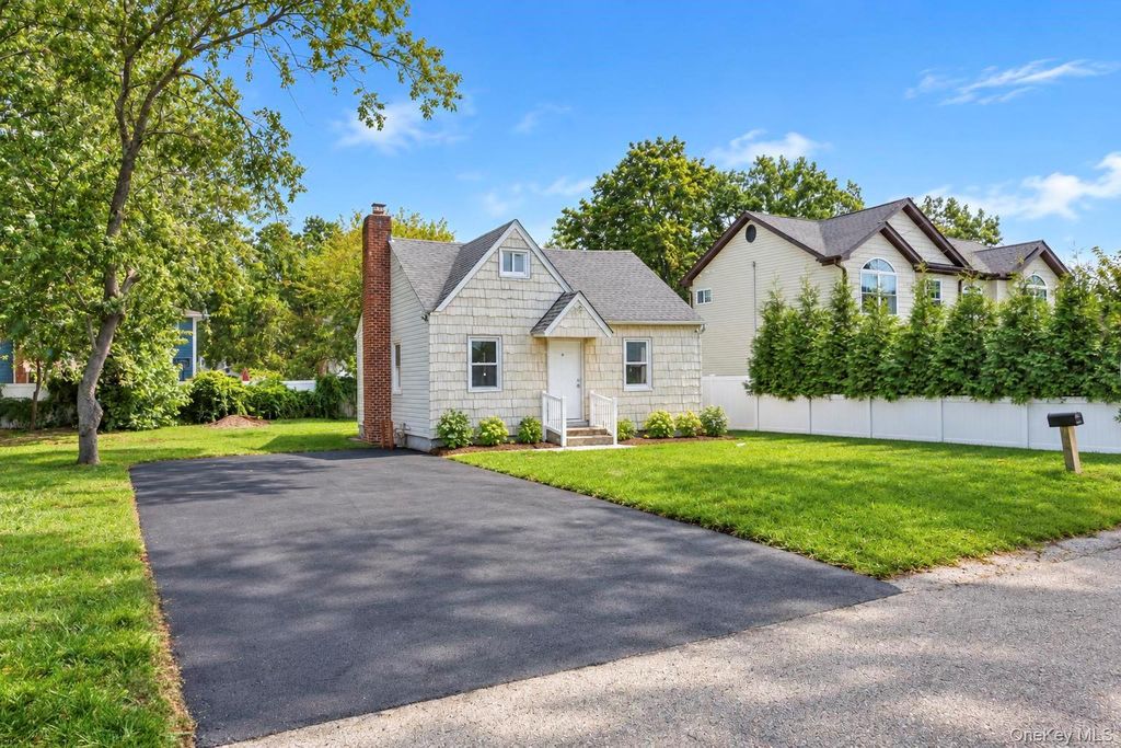 55 S 32nd Street, Wyandanch, NY 11798 — photo 3