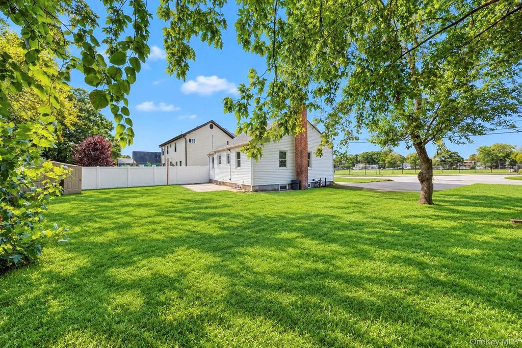 55 S 32nd Street, Wyandanch, NY 11798 — photo 4