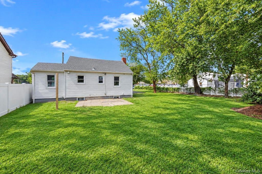 55 S 32nd Street, Wyandanch, NY 11798 — photo 5