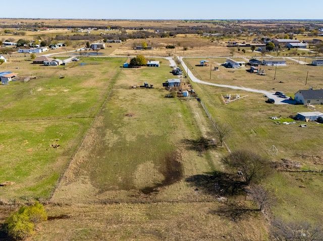 792 County Road 4213, Decatur, TX 76234