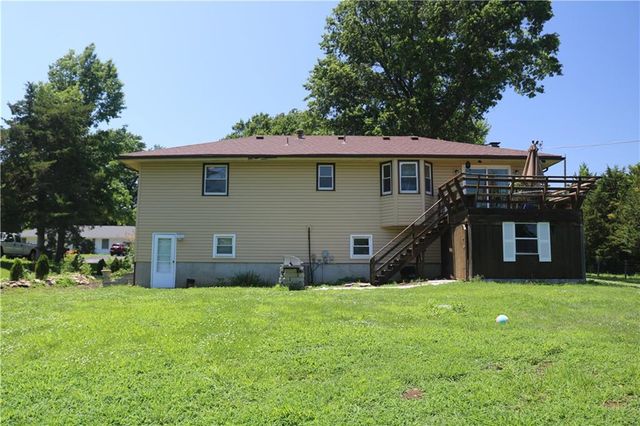 19350 Foster Street, Stilwell, KS 66085