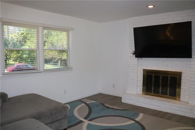 19350 Foster Street, Stilwell, KS 66085