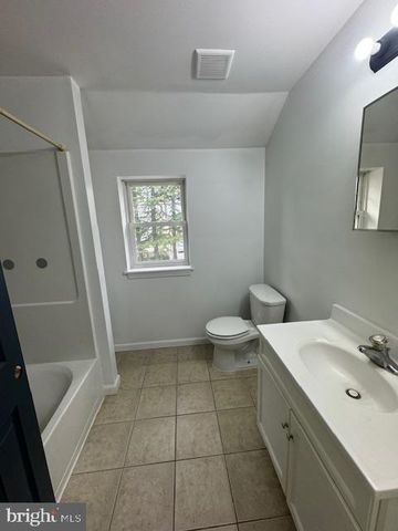 8 COOPER AVE, Cherry Hill, NJ 08002