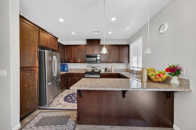 1211 Golden Angel Way, Sacramento, CA 95838
