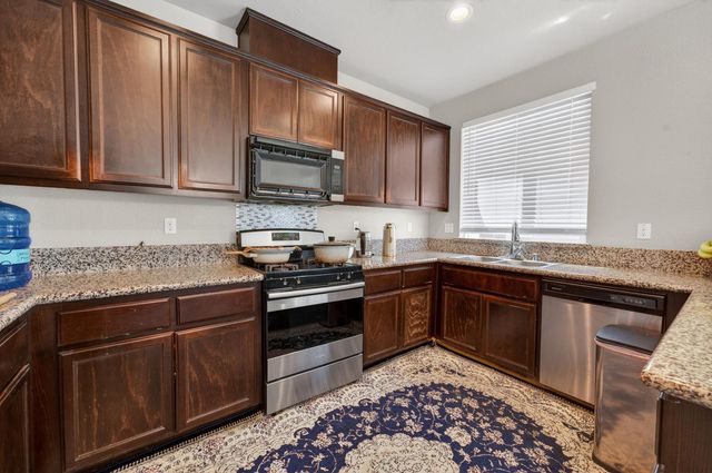 1211 Golden Angel Way, Sacramento, CA 95838