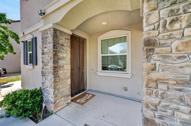 1211 Golden Angel Way, Sacramento, CA 95838