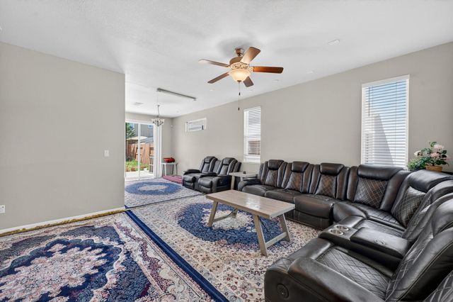 1211 Golden Angel Way, Sacramento, CA 95838