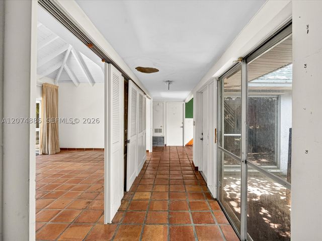 5710 SW 89th Ave, Miami, FL 33173
