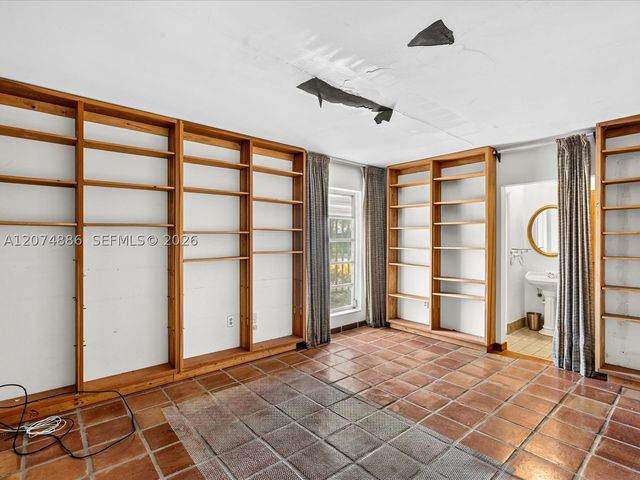 5710 SW 89th Ave, Miami, FL 33173