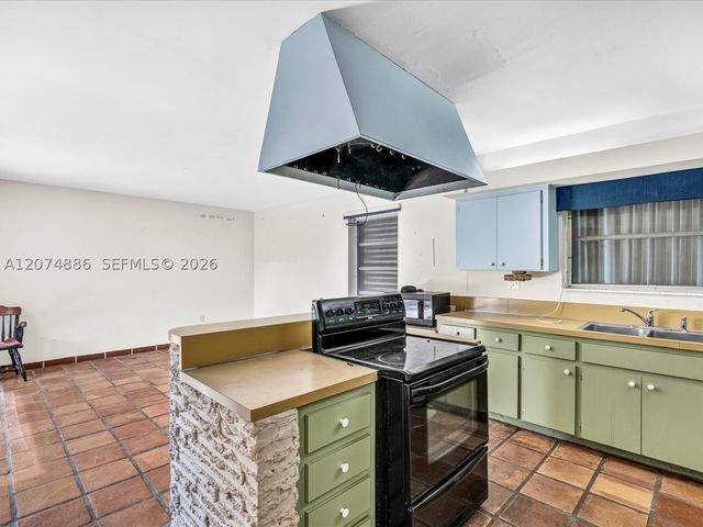 5710 SW 89th Ave, Miami, FL 33173