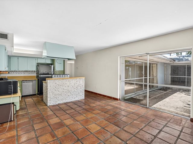 5710 SW 89th Ave, Miami, FL 33173