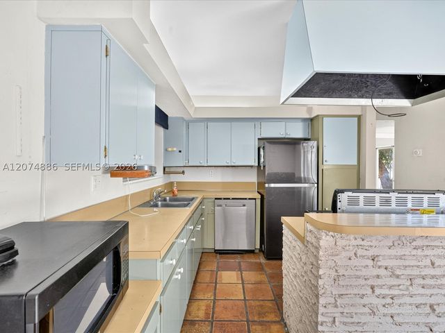 5710 SW 89th Ave, Miami, FL 33173