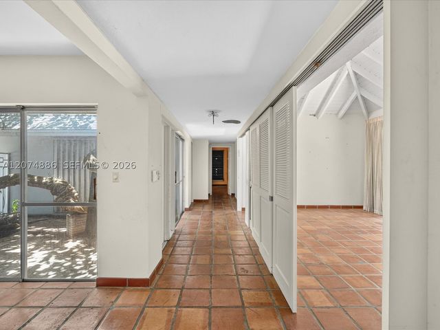 5710 SW 89th Ave, Miami, FL 33173