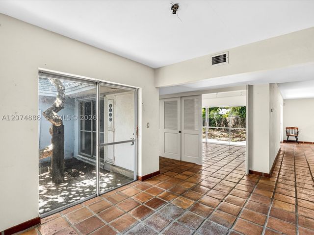 5710 SW 89th Ave, Miami, FL 33173