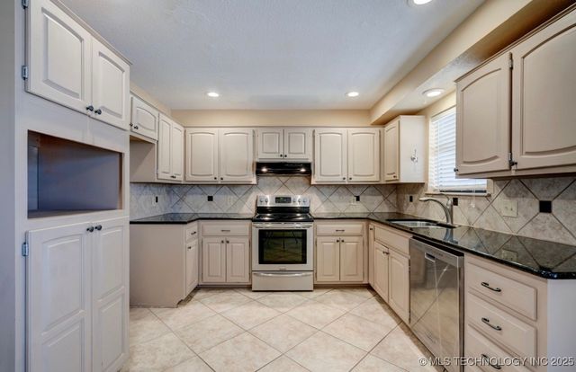 2420 S Elder Avenue, Broken Arrow, OK 74012