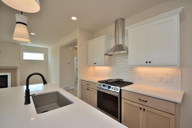 8246 Bluebird COURT, Mequon, WI 53097