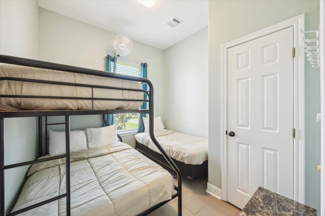 11216 Reagor Way, Galveston, TX 77554