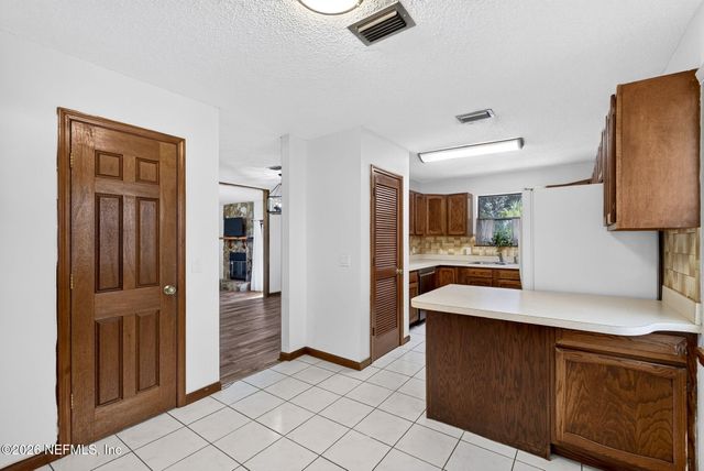 1305 LAKE ASBURY Drive, Green Cove Springs, FL 32043