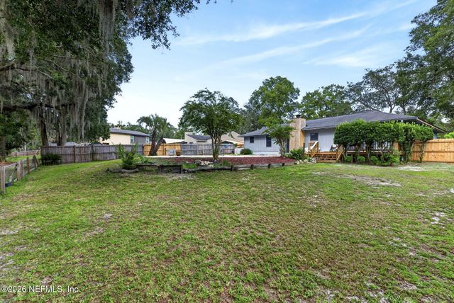 1305 LAKE ASBURY Drive, Green Cove Springs, FL 32043
