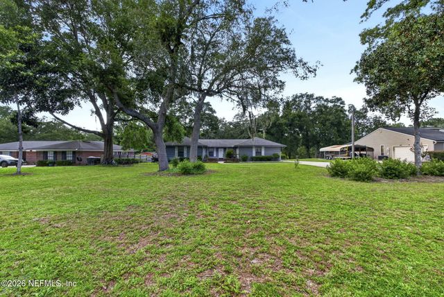 1305 LAKE ASBURY Drive, Green Cove Springs, FL 32043