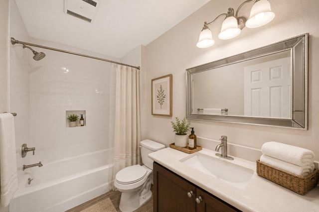 1655 E South Street, Alvin, TX 77511