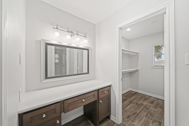 1655 E South Street, Alvin, TX 77511