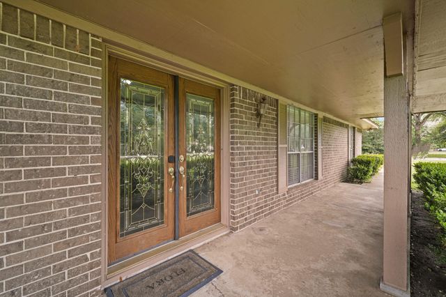 1655 E South Street, Alvin, TX 77511