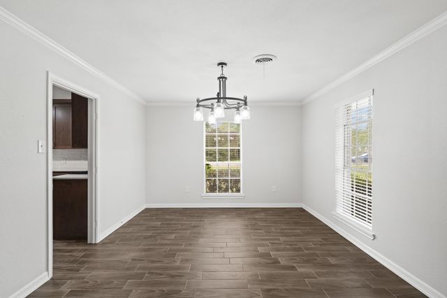 1655 E South Street, Alvin, TX 77511