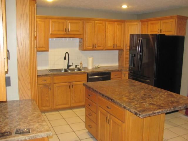 757 S Santa Fe Ave, Salina, KS 67401