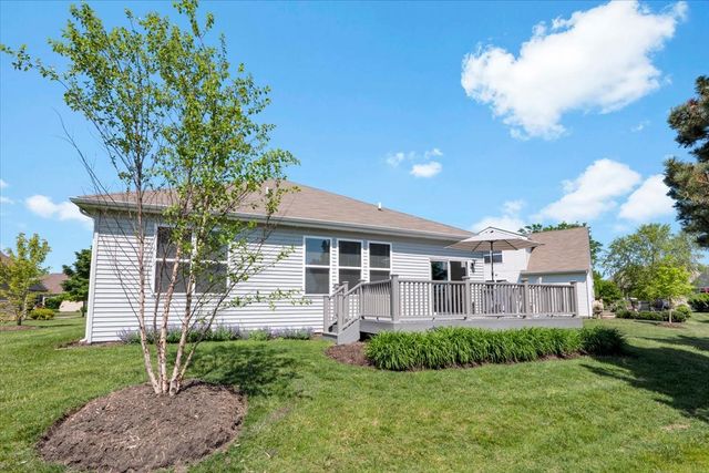 692 Canton Court, Oswego, IL 60543