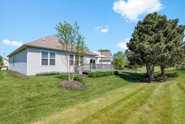 692 Canton Court, Oswego, IL 60543