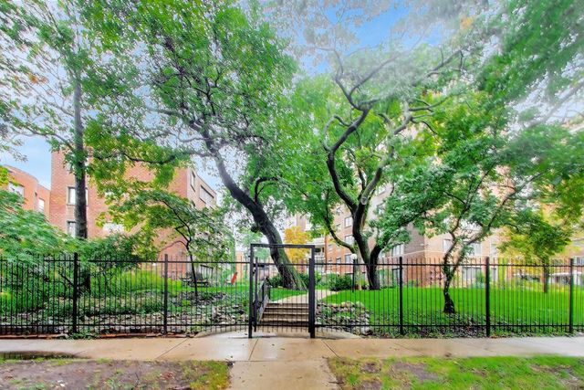 1138 W Lunt Avenue 2B, Chicago, IL 60626