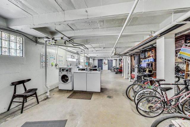1138 W Lunt Avenue 2B, Chicago, IL 60626