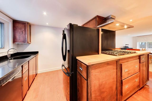 1138 W Lunt Avenue 2B, Chicago, IL 60626