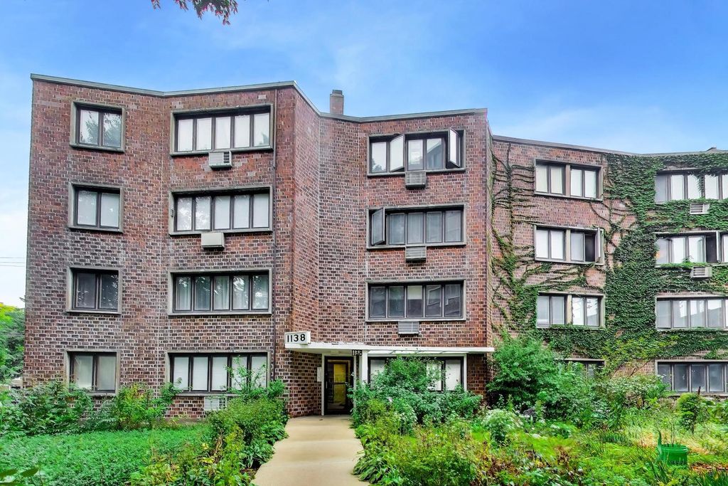 1138 W Lunt Avenue 2B, Chicago, IL 60626