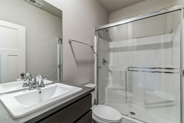 63111 NE Henningsen Pl, Bend, OR 97701