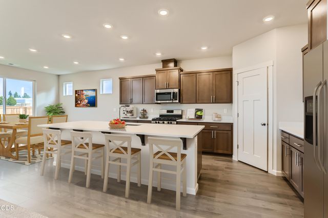63111 NE Henningsen Pl, Bend, OR 97701