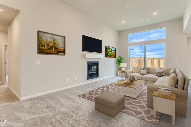 63111 NE Henningsen Pl, Bend, OR 97701