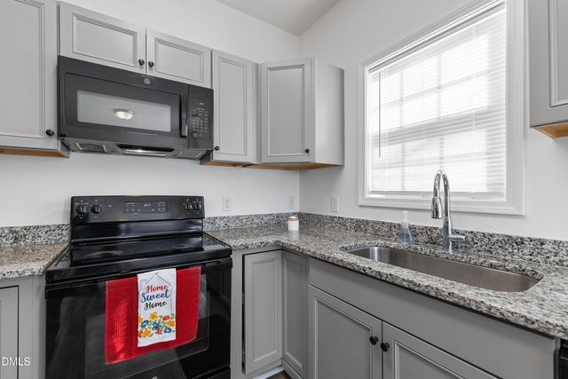 821 S 5th Street, Smithfield, NC 27577