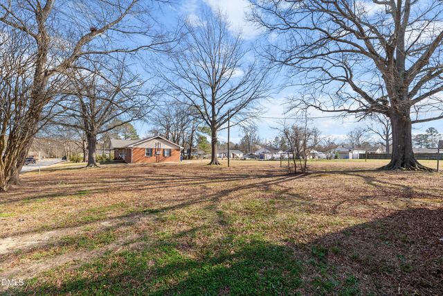 821 S 5th Street, Smithfield, NC 27577