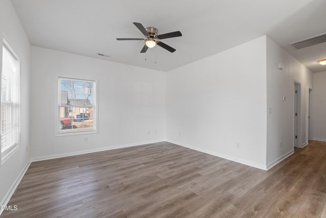 821 S 5th Street, Smithfield, NC 27577