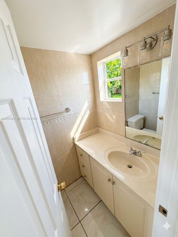 19051 NE 2nd Ave 1503, Miami, FL 33179