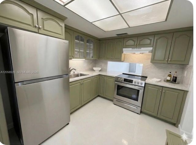 19051 NE 2nd Ave 1503, Miami, FL 33179