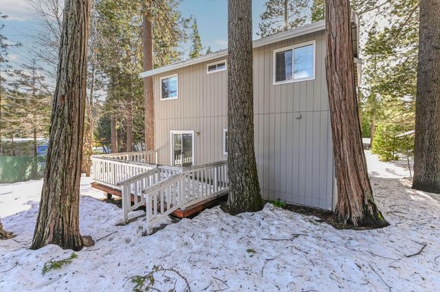 174 Wood Chip Cir, Arnold, CA 95223