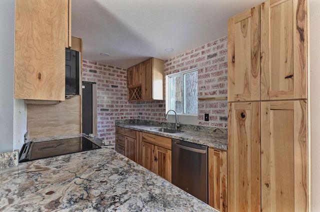 174 Wood Chip Cir, Arnold, CA 95223