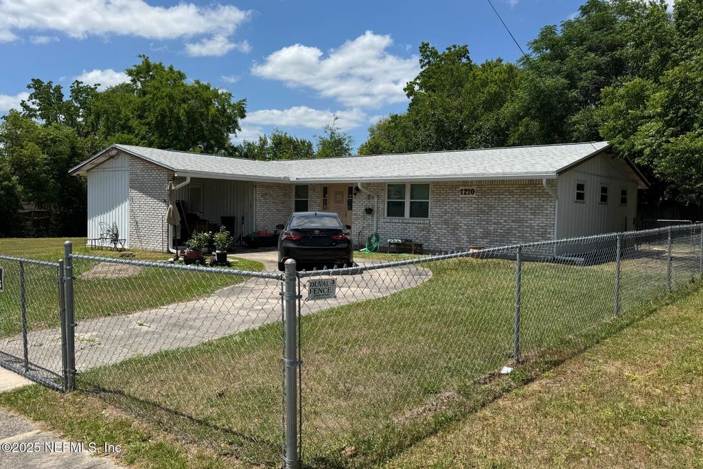 1210 CROWN Drive, Jacksonville, FL 32221