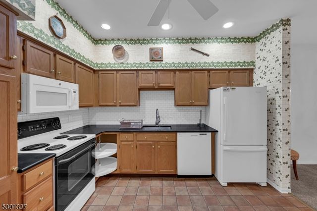 6315 Richmond Rd 315, West Milford Twp., NJ 07480
