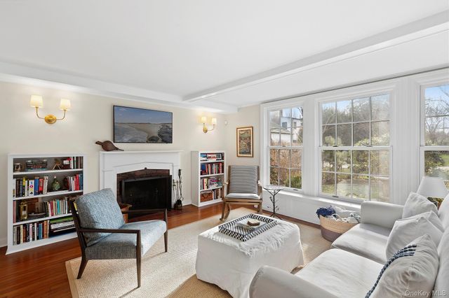 393 Hill Street, Southampton, NY 11968