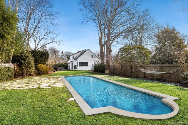 393 Hill Street, Southampton, NY 11968